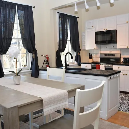 The 87Th House Apartment
